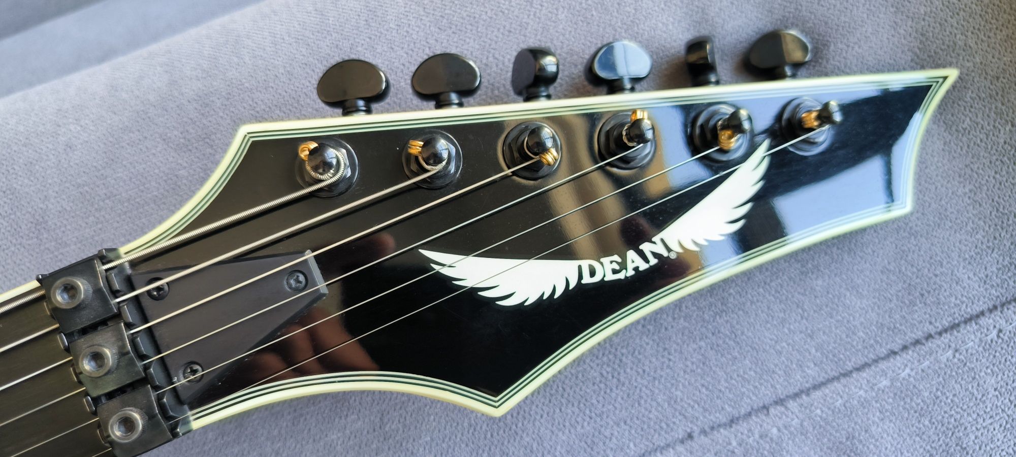 Dean Custom 550 Floyd