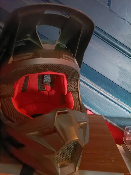 Capacete Fox muito bom estado