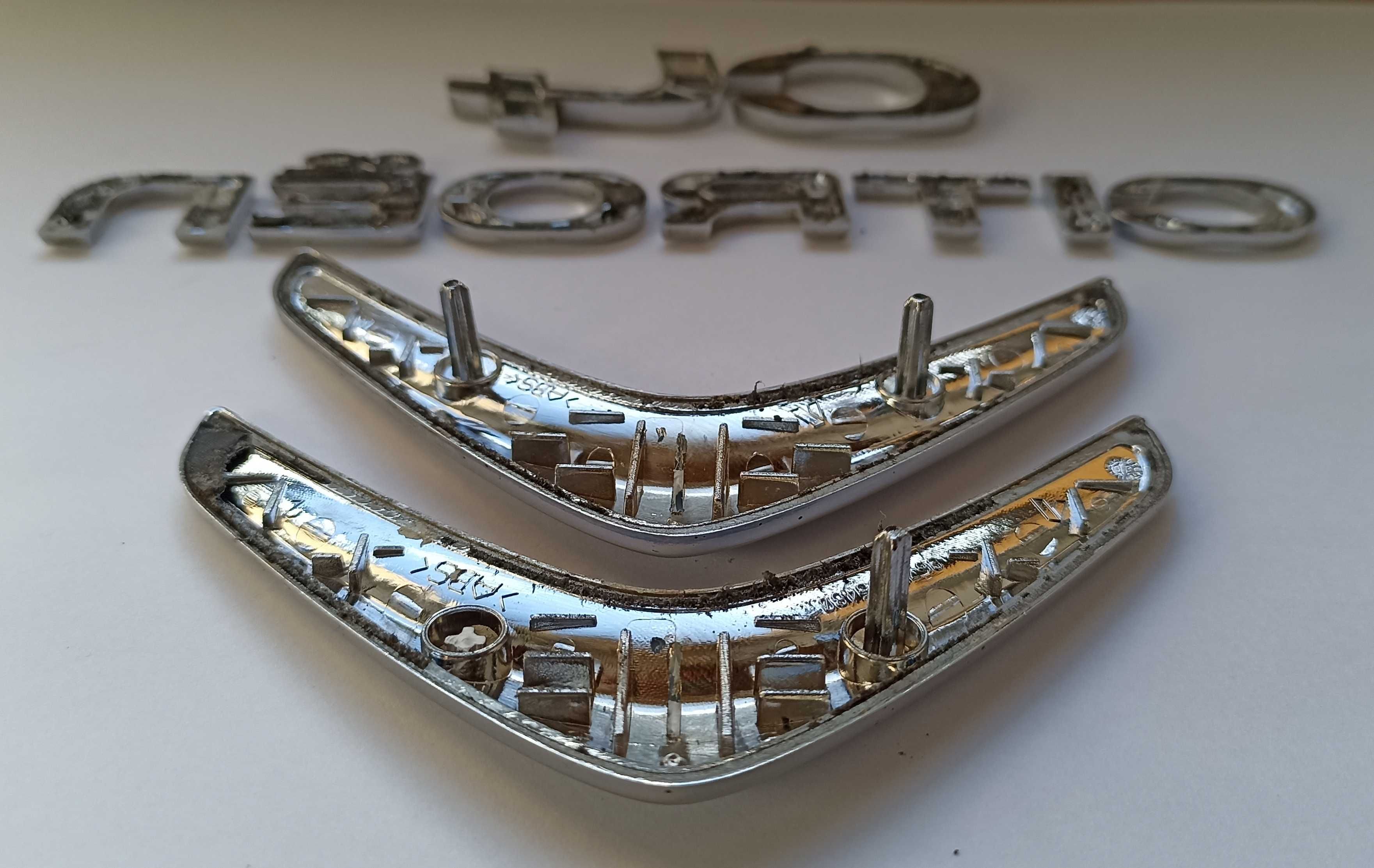 Emblemat napis Citroen C4 Picasso I 10-13r