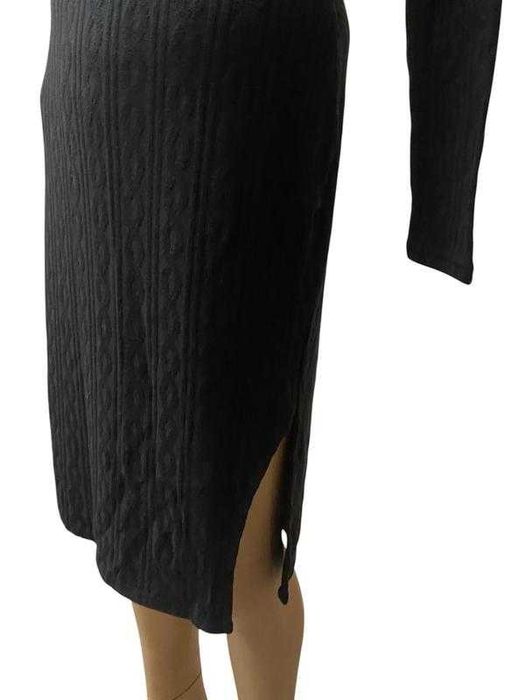 Чорна сукня
Чорна сукня