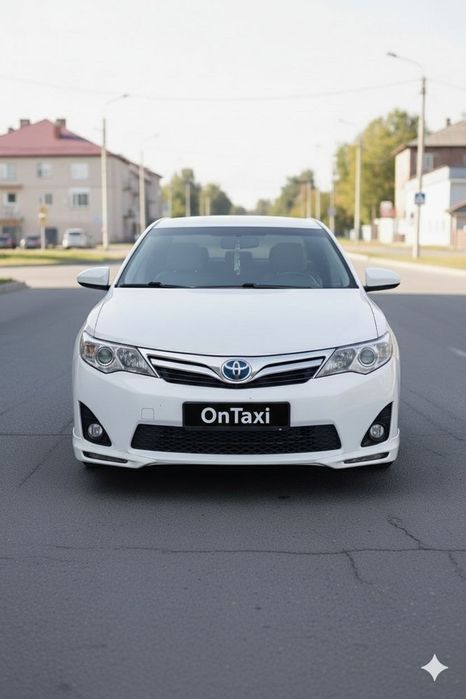 Аренда Toyota Camry Hybrid c брендом uklon