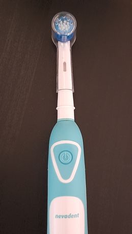 Escova dentes elétrica (recarregável) NOVA