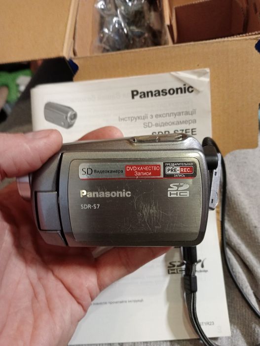 Видеокамера Panasonic sdr-s7