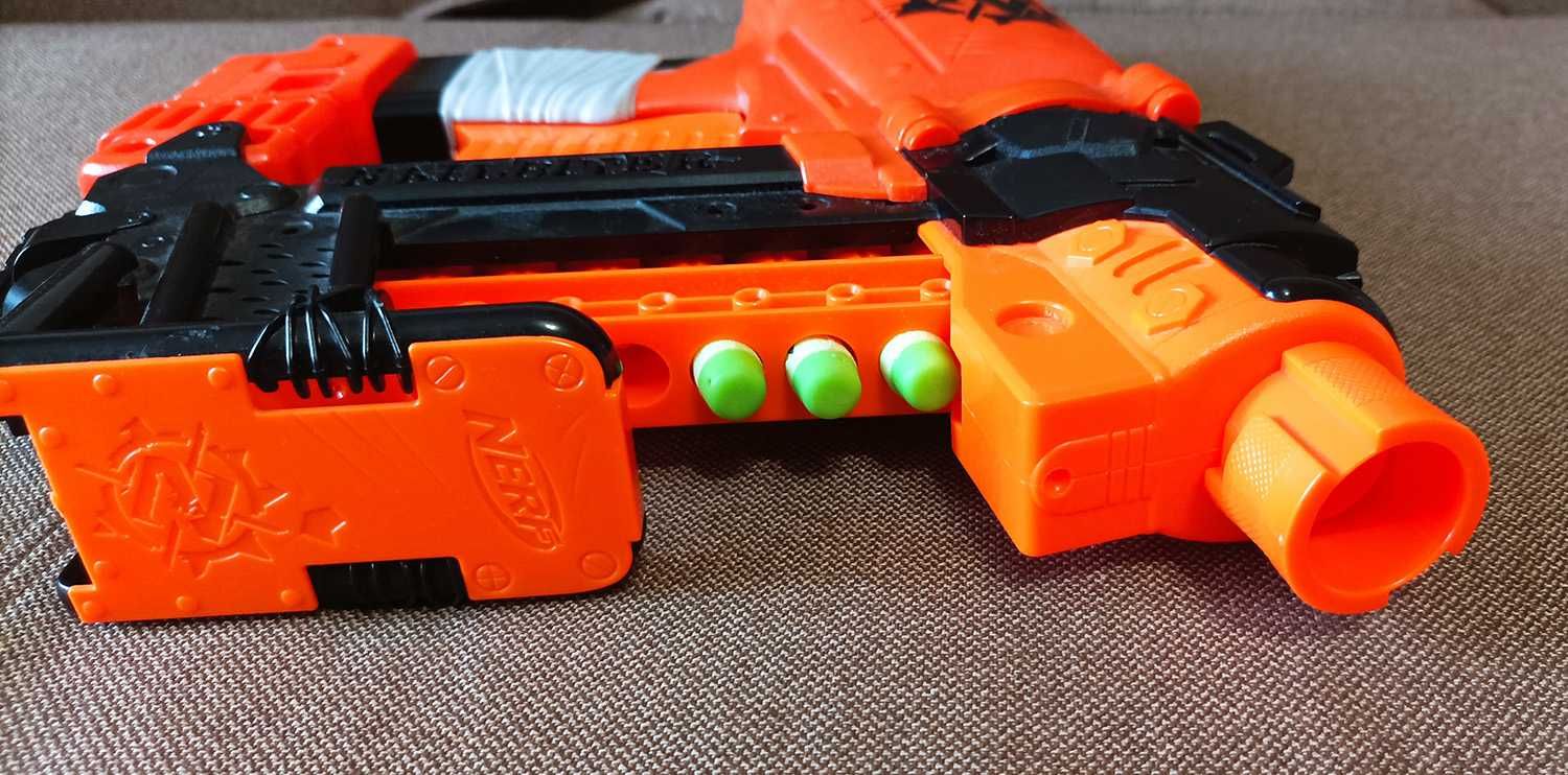 Nerf Zombie Strike  бластер