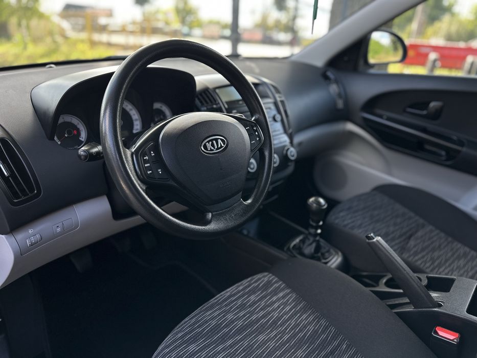 Продам Kia Ceed 2008