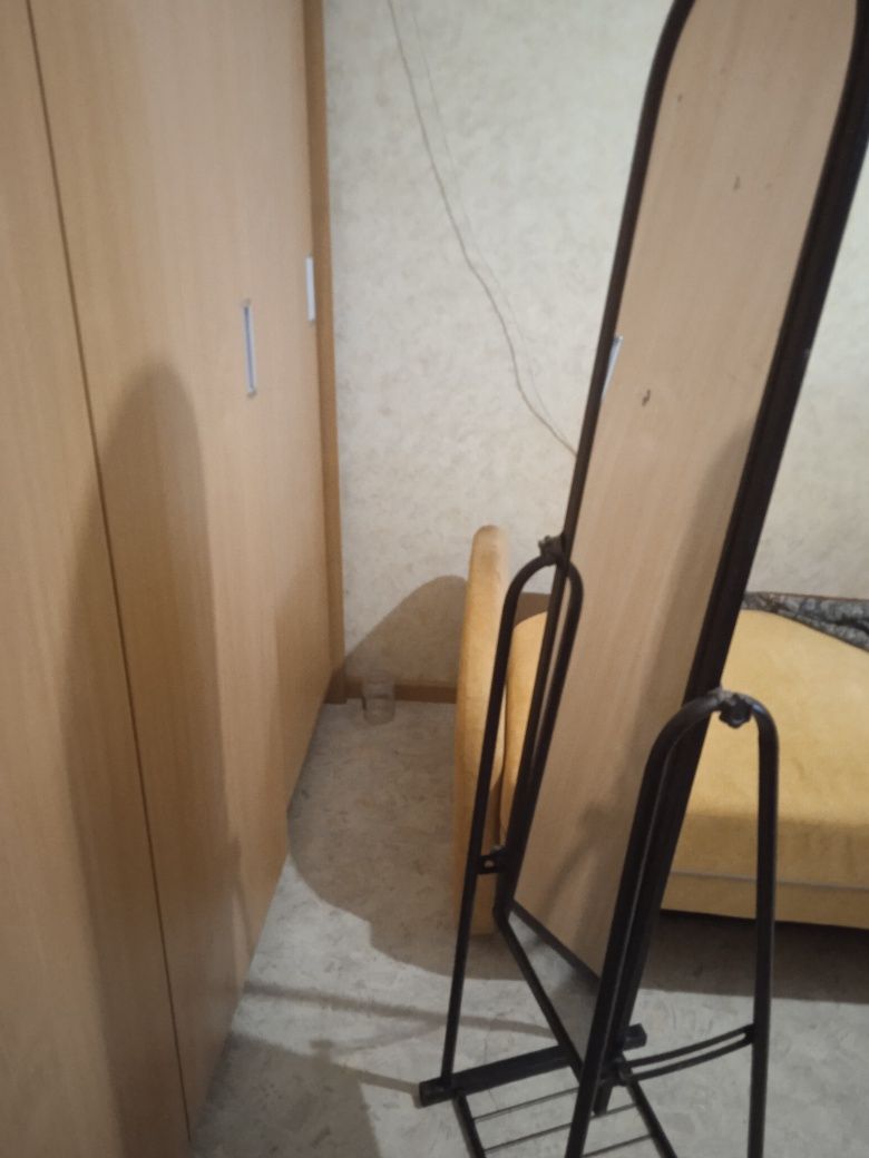 Продам напольное зеркало