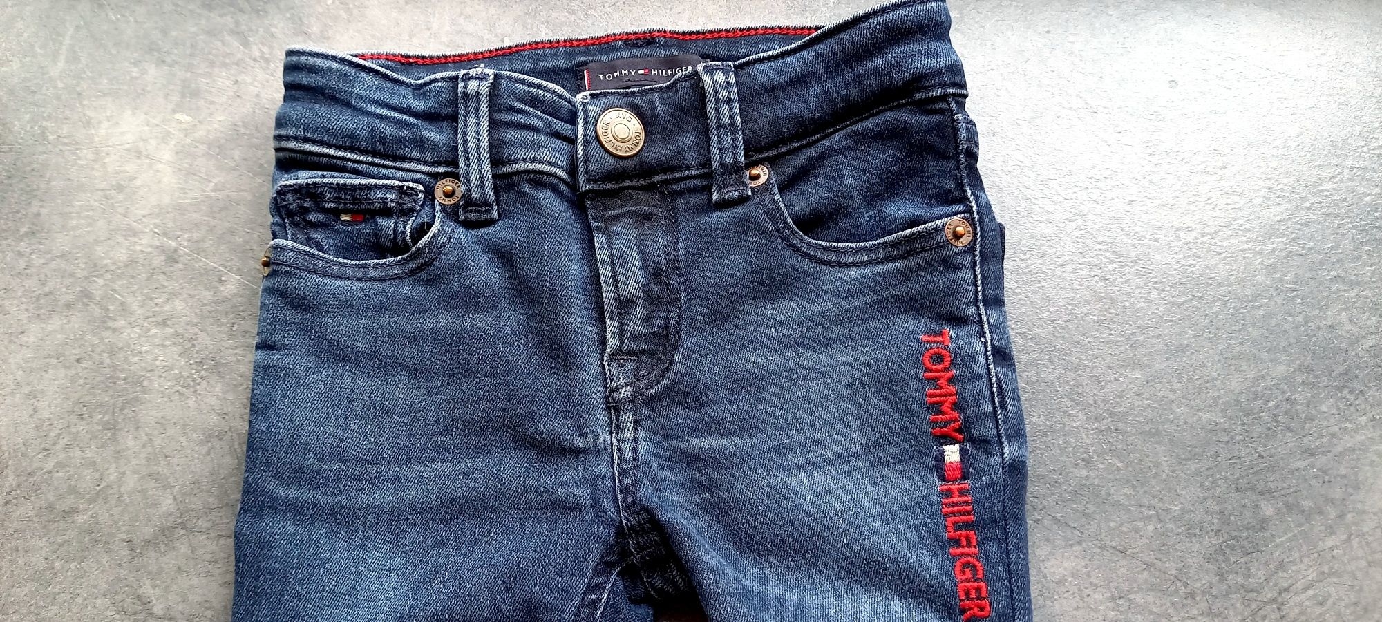 Tommy Hilfiger, chłopięce spodnie jeansowe, roz.86cm