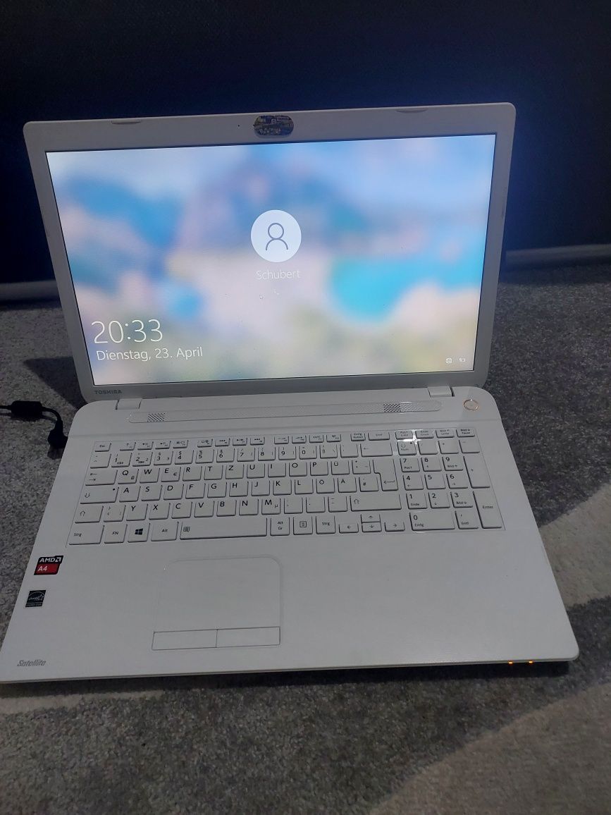 Ноутбук TOSHIBA SATELLITE C70D-B-314. під ремонт. 

SATELLITE C70D-B-3