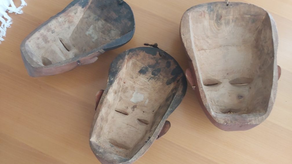 Mascaras Africanas em madeira e metalicas