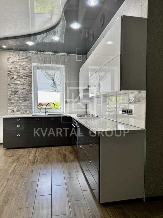 продам одноповерховий, кутовий таунхаус з ремонтом в центрі м. Буча!