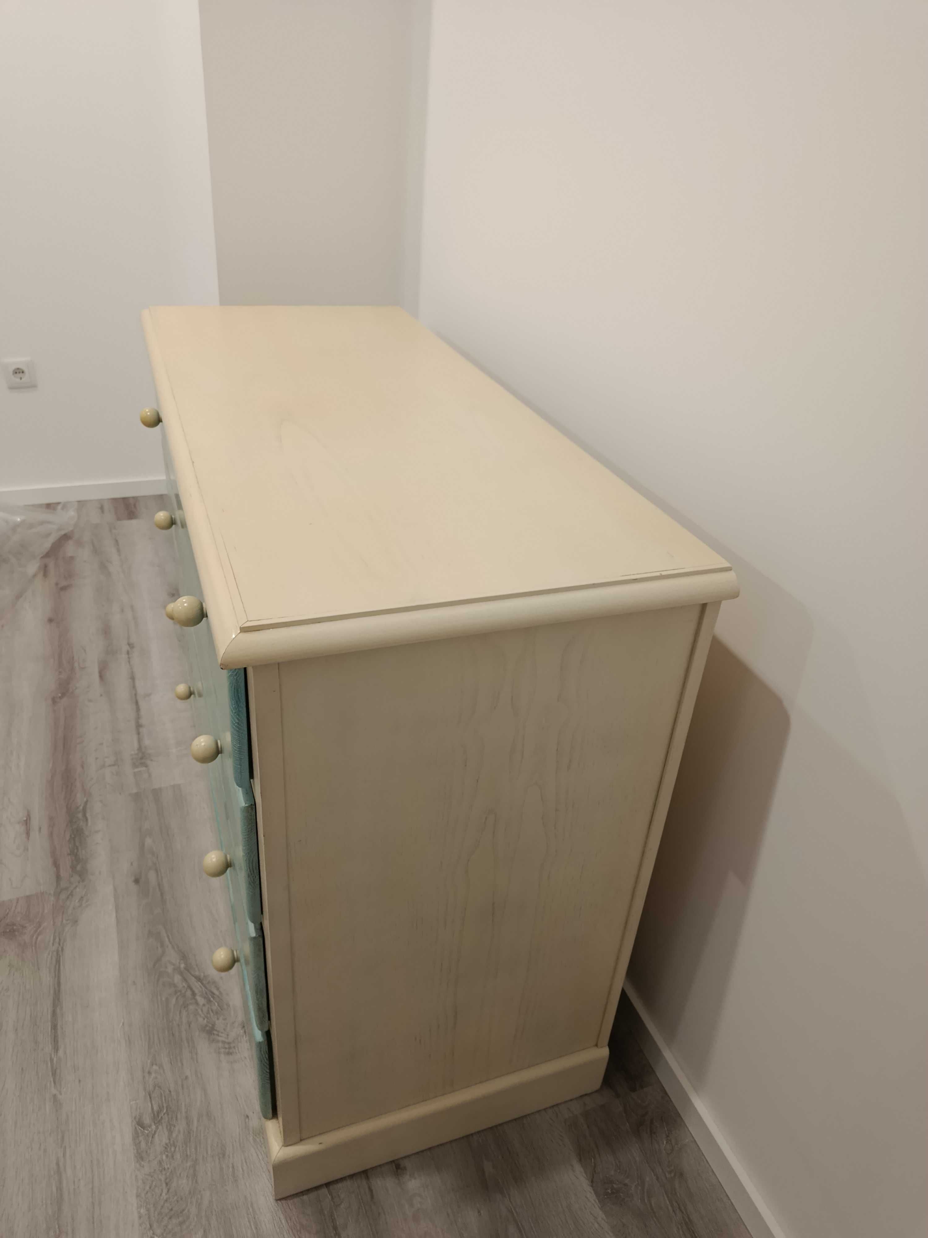 Vendo cómoda usada