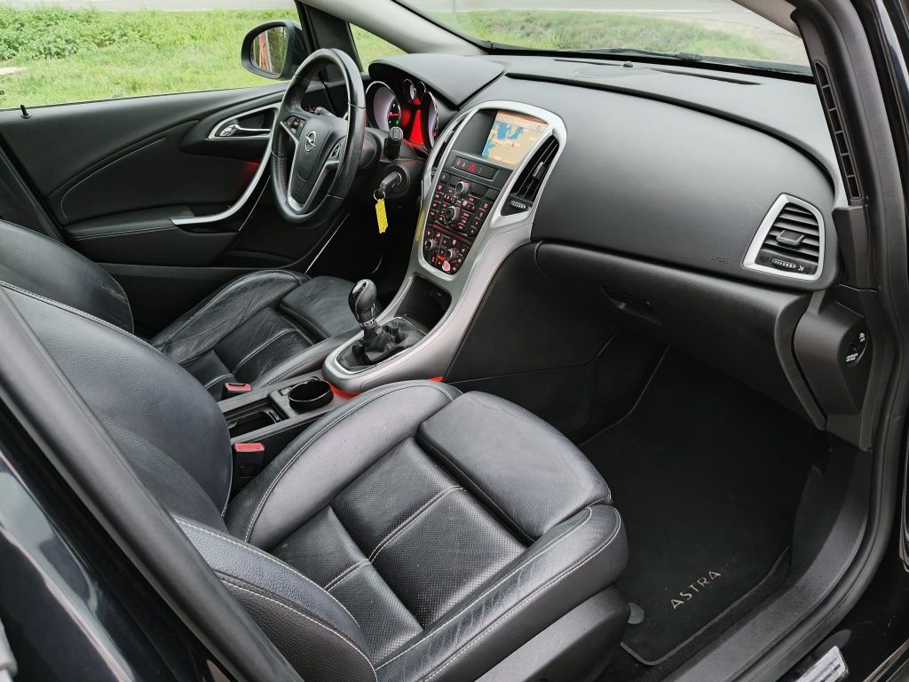 Opel Astra 1,6 Sport Cosmo *** Skóry *** Navi ***