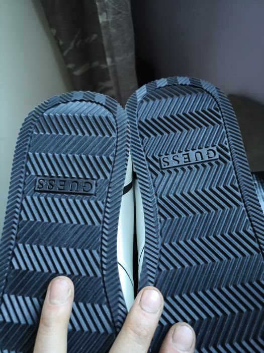 Buty Guess nowe .