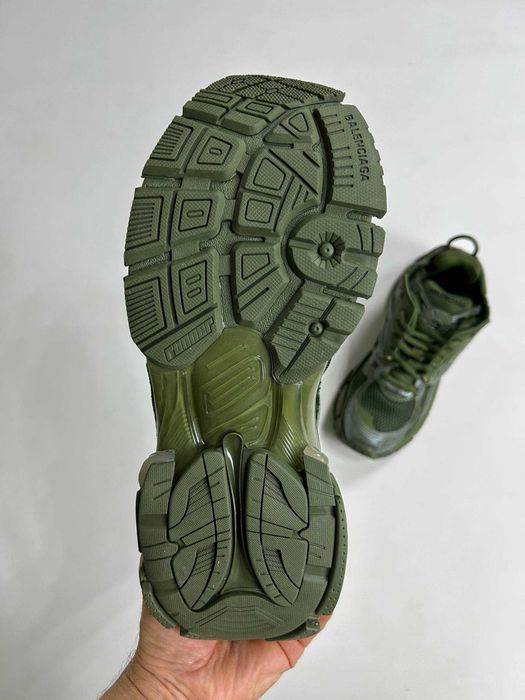 BALENCIAGA Runner кроссовки зеленые кеди кросівки зелені 43 41 42 40