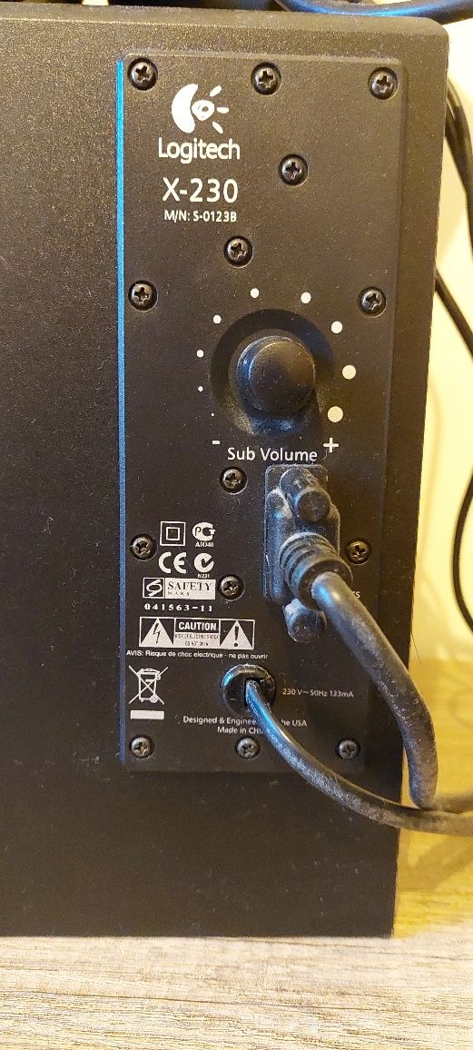 Colunas Logitech X-230 subwoofer