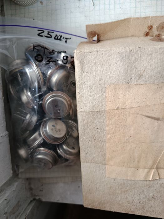 Продам транзисторы КТ808А, новые