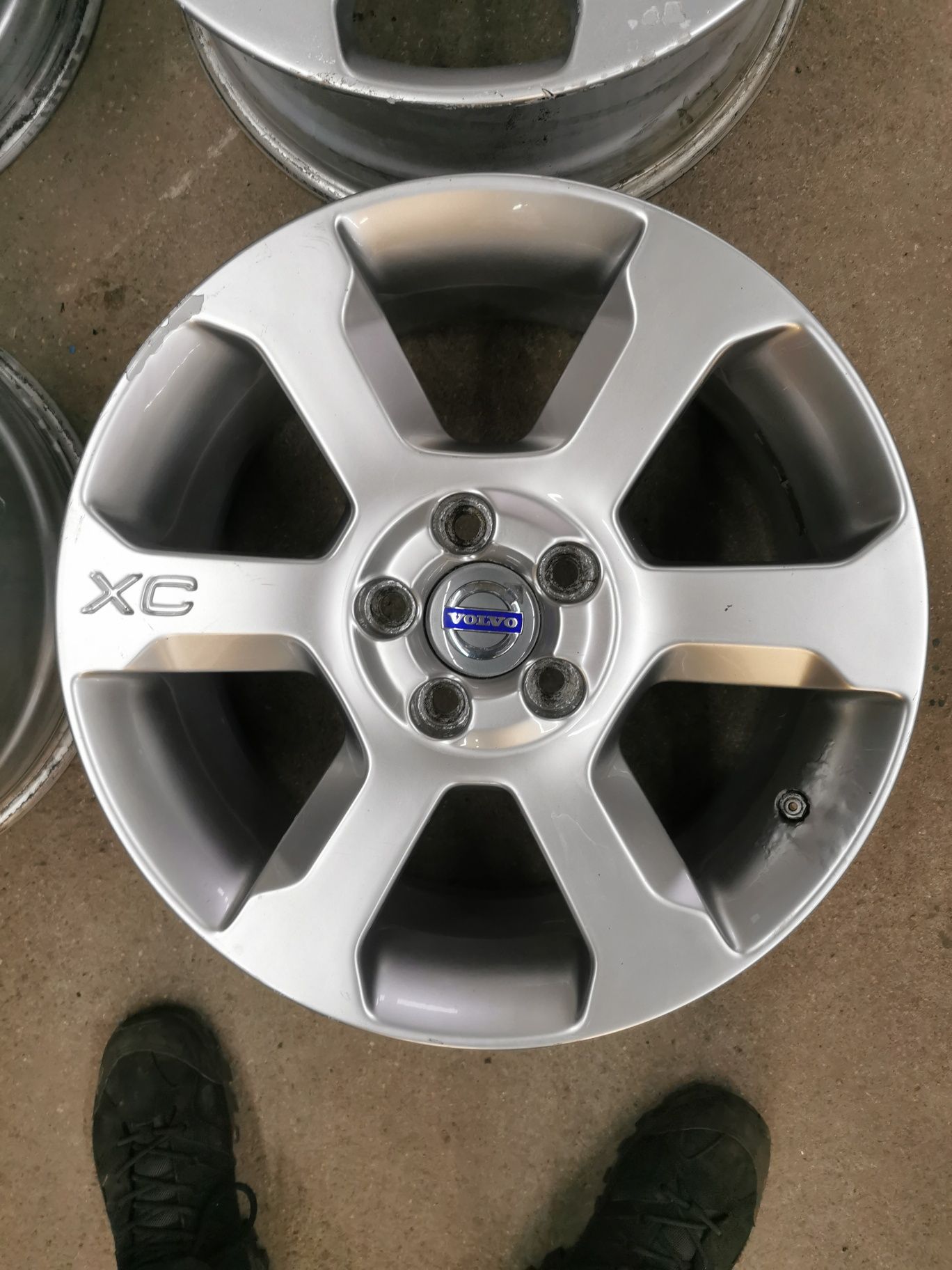 Komplet felg aluminiowych R17 5x108 J7.5 ET 55 VOLVO