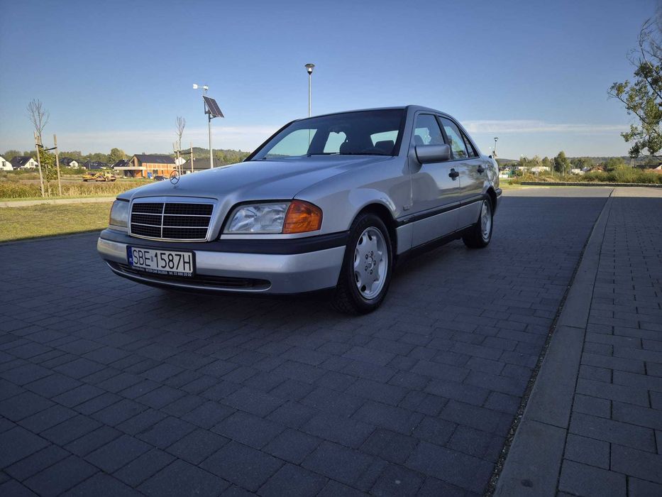 Mercedes-Benz C-klasa 200K Manual/Doinwestowany/Klima/225KM/Youngtimer