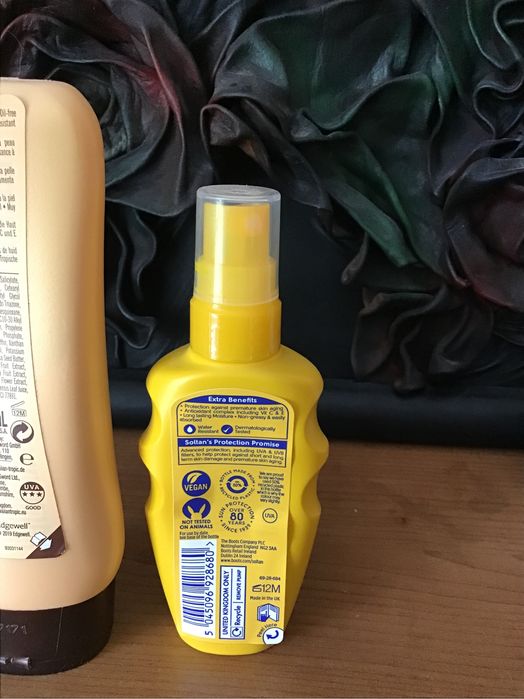 Emulsja nawilzajaca do opalania spf 30 / 50 +