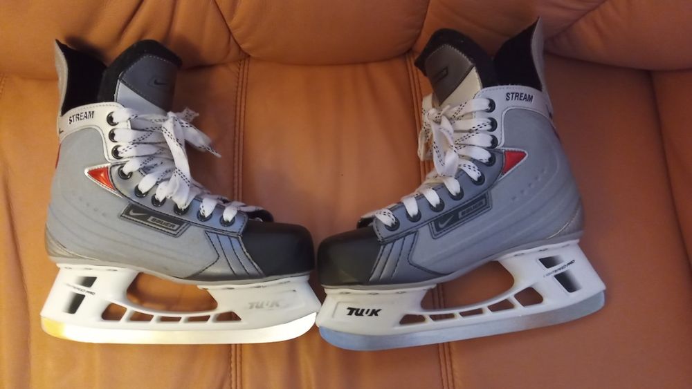 Łyżwy hokejowe Bauer Vapor Nike Stream .Rozmiar 38,5 Wkładka 24,5 cm