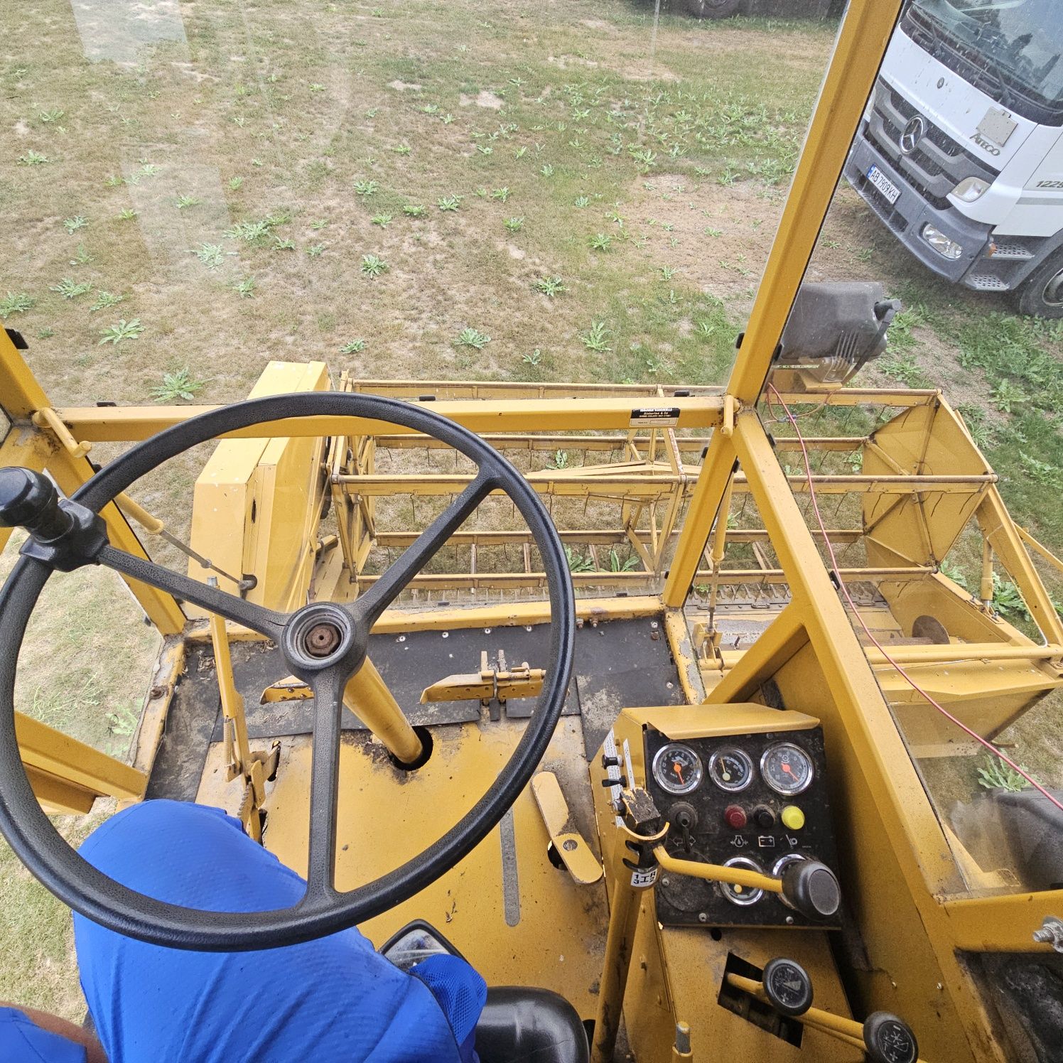 Комбайн зерно збиральний Sampo 600 680 з Фінляндії