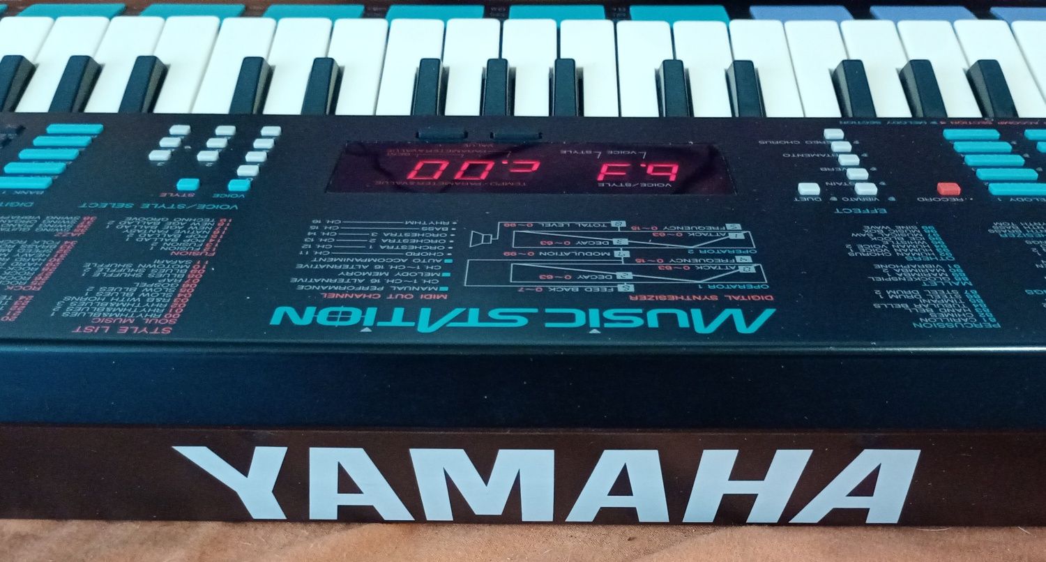 Синтезатор Yamaha PSS-780