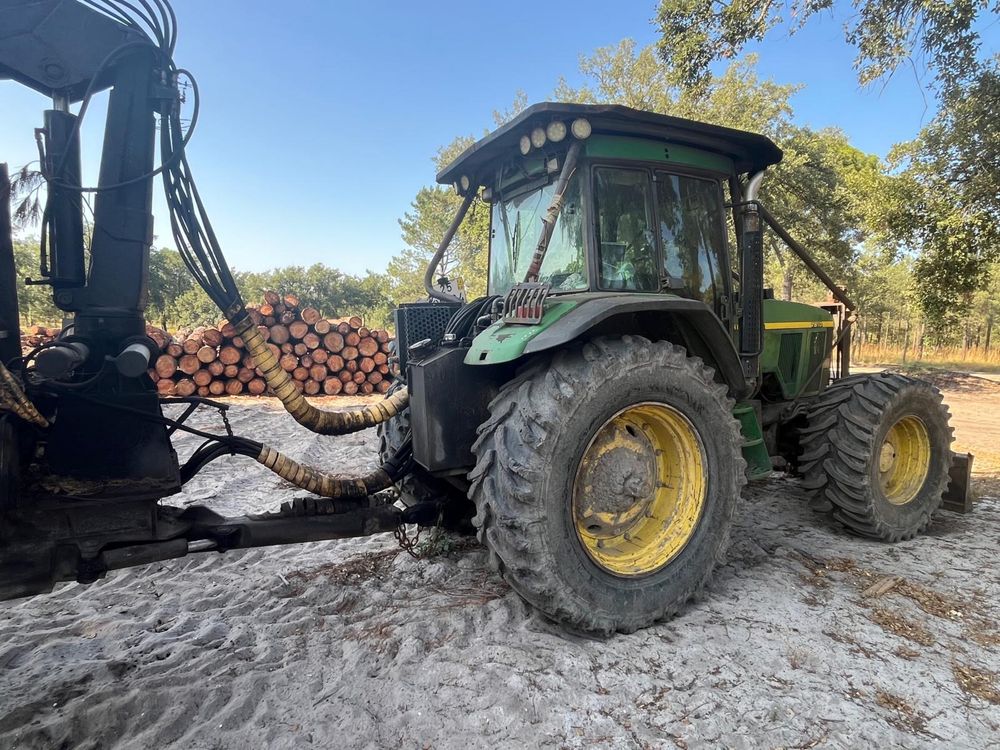 Trator John Deere 7810 Florestal c/ Reboque + Grua