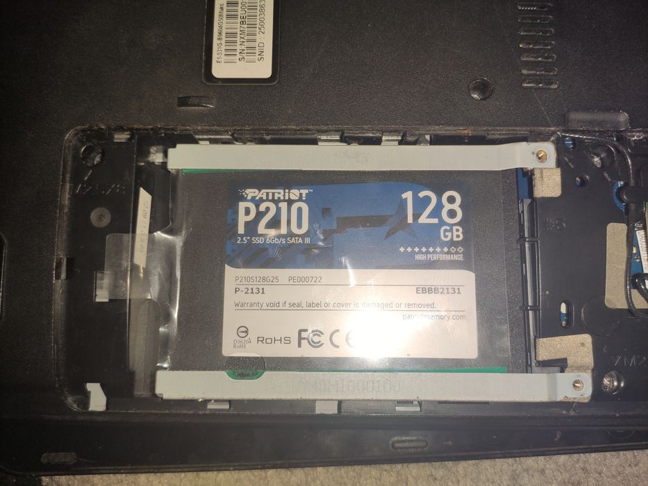 Продам неробочій ноутбук