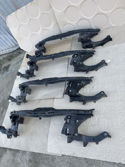 Передня панель ( телевізор) на Mercedes-Benz VITO W639.