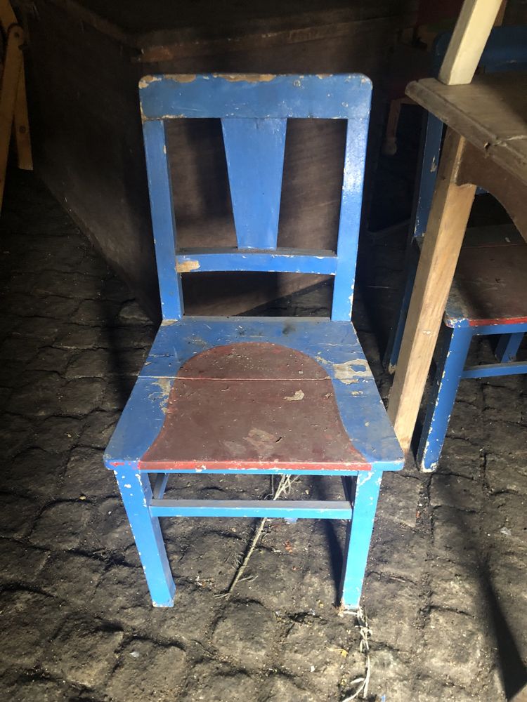 Conjunto mesa cadeira e bancos de taberna