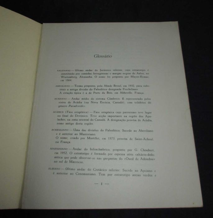 Livro Quadro das divisões estratigráficas e das fases orogénicas 1964