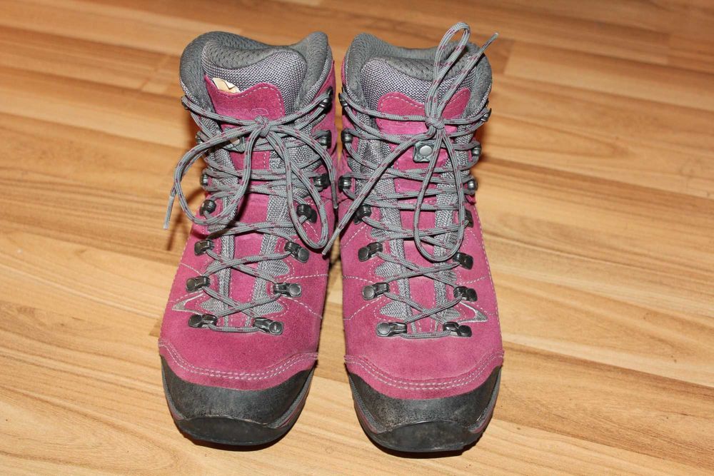 Кожаные женские треккинговые ботинки  LOWA gore-tex