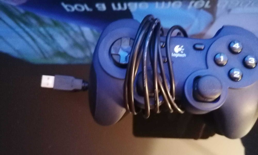 Logitech controller like new64550514364162122