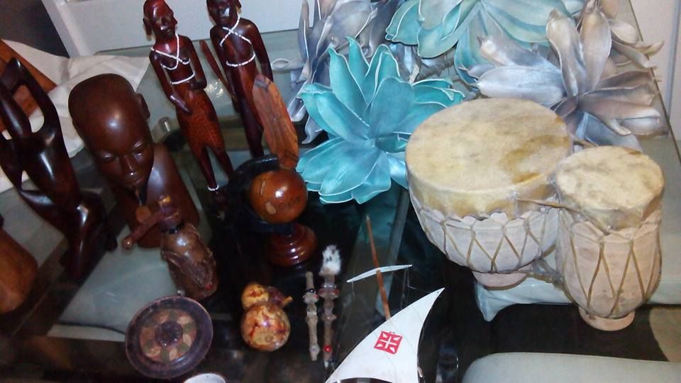 Coleção de 2 quadros + peças de Cabo Verde, Marrocos e Brasil