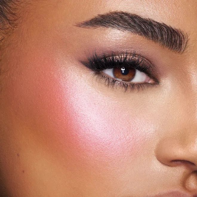 Румʼяна-хайлайтер Charlotte Tilbury