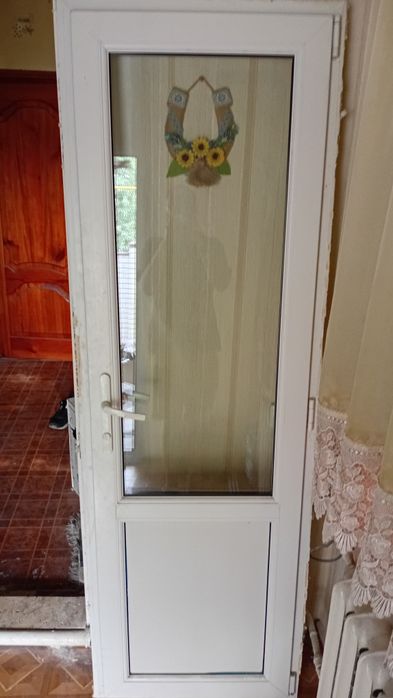 Продам двері в гарному стані