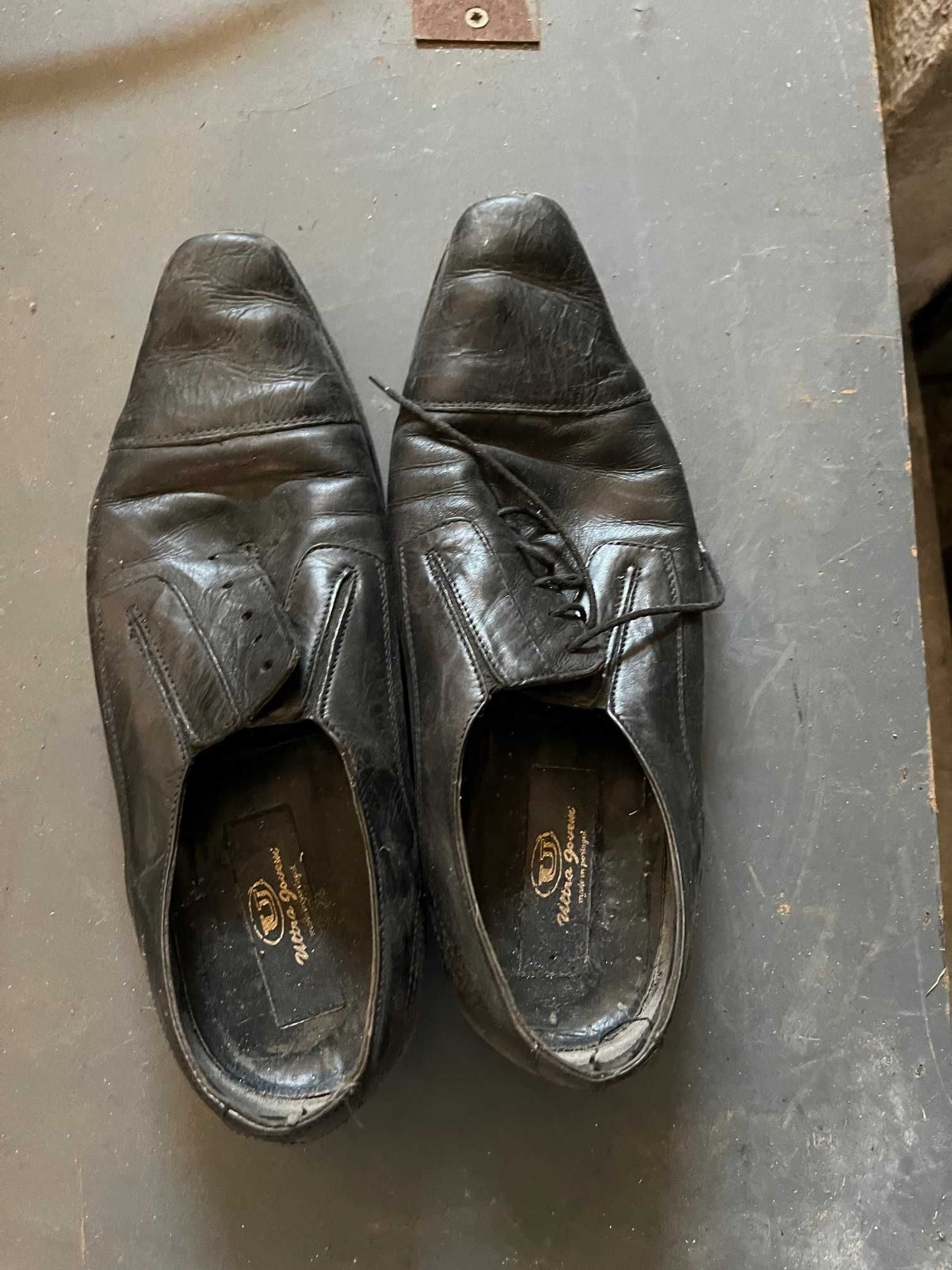 sapatos pretos 42