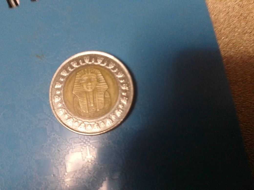 Продаю монету 1379 года