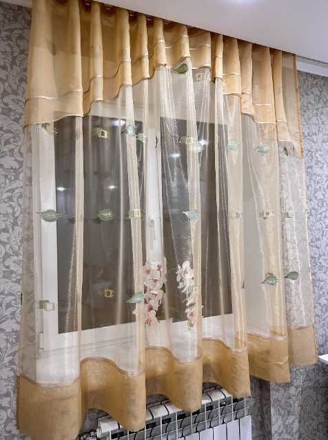 гарна шифонова тюль з квітковим малюнком арка арочна