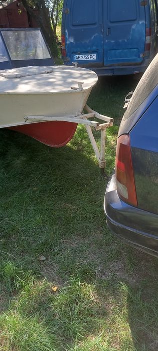 Лодка "Прогрес 4" з мотором Віхрь 30 та пристроями для транспортування