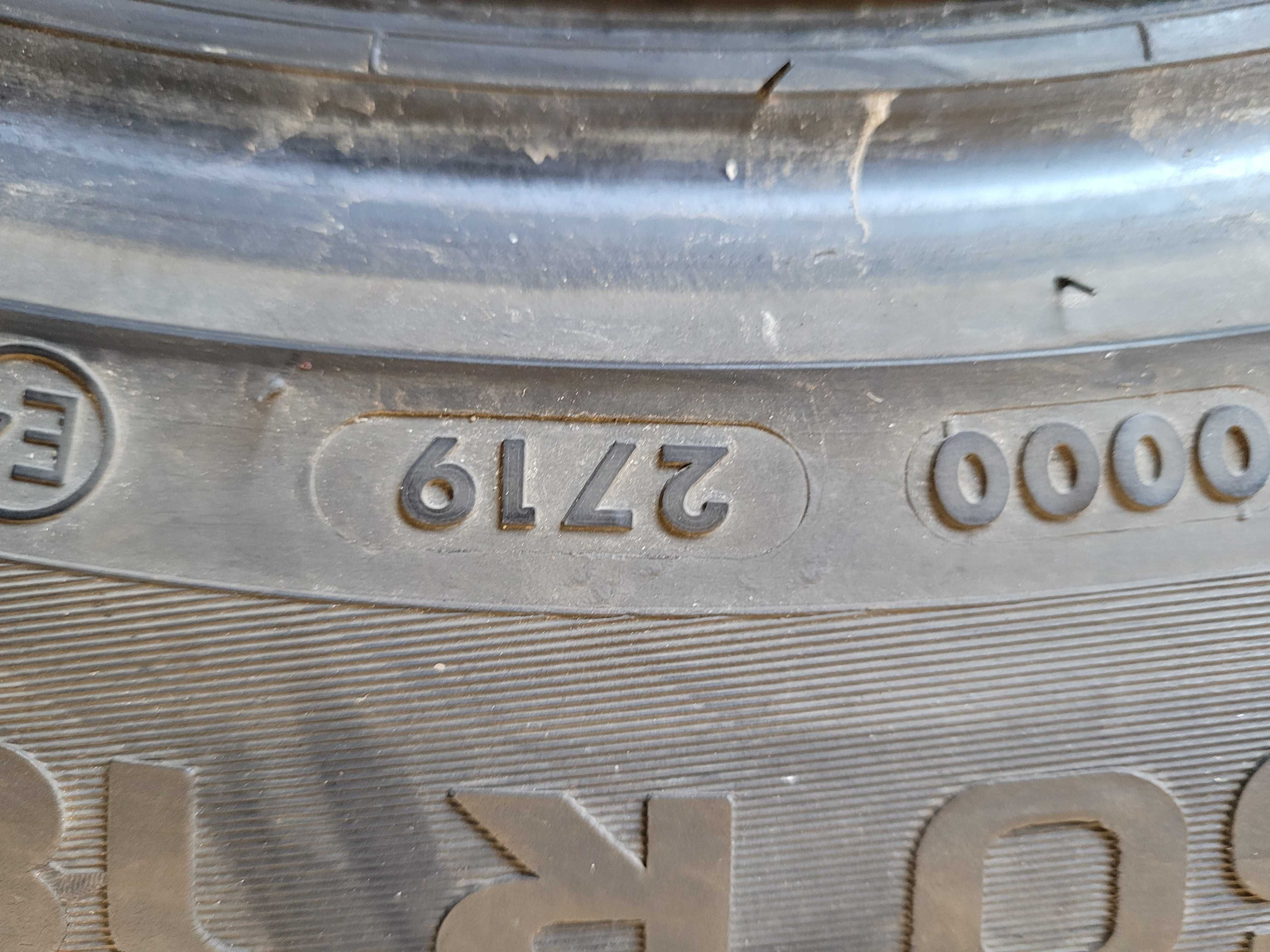 Opony vredestein 235/ 50 18  wielosezonowe 2 sztuki