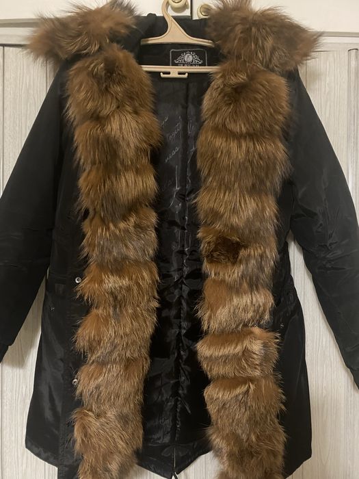 Парка  зимняя , очень  теплая .