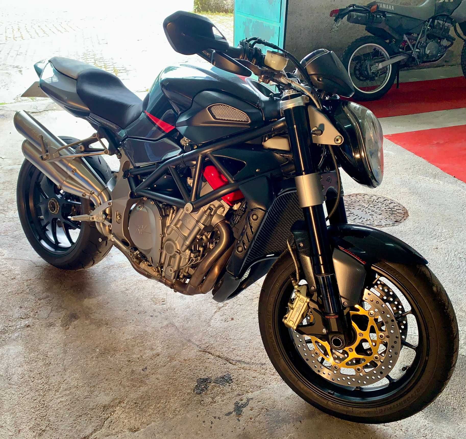 MV Agusta Brutale 910R F4