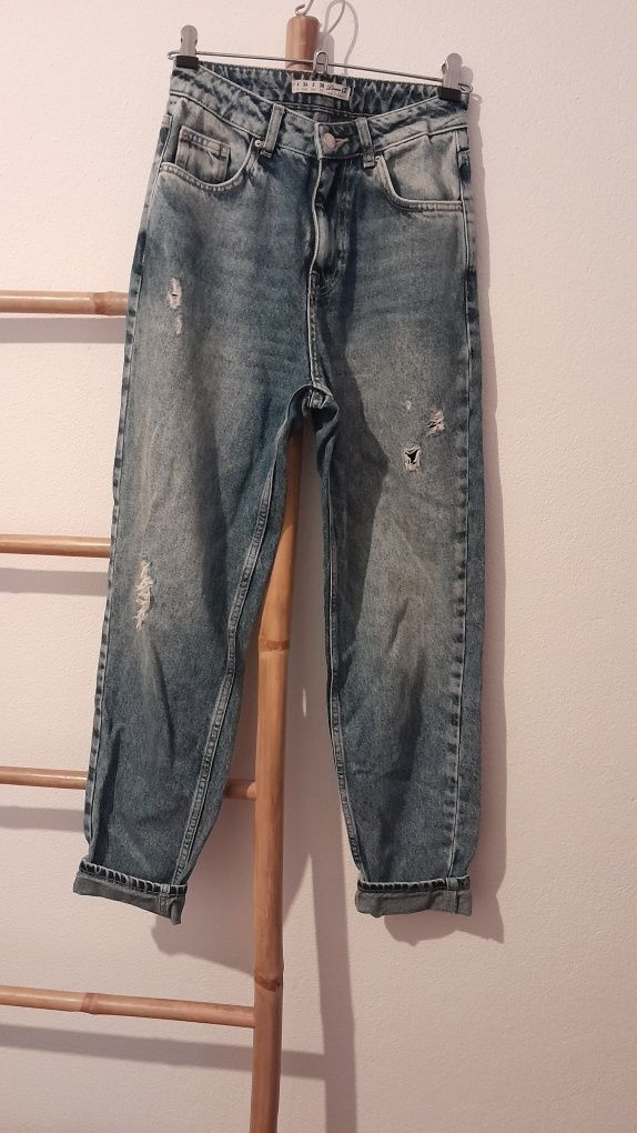 Calças de ganga rasgadas Primark