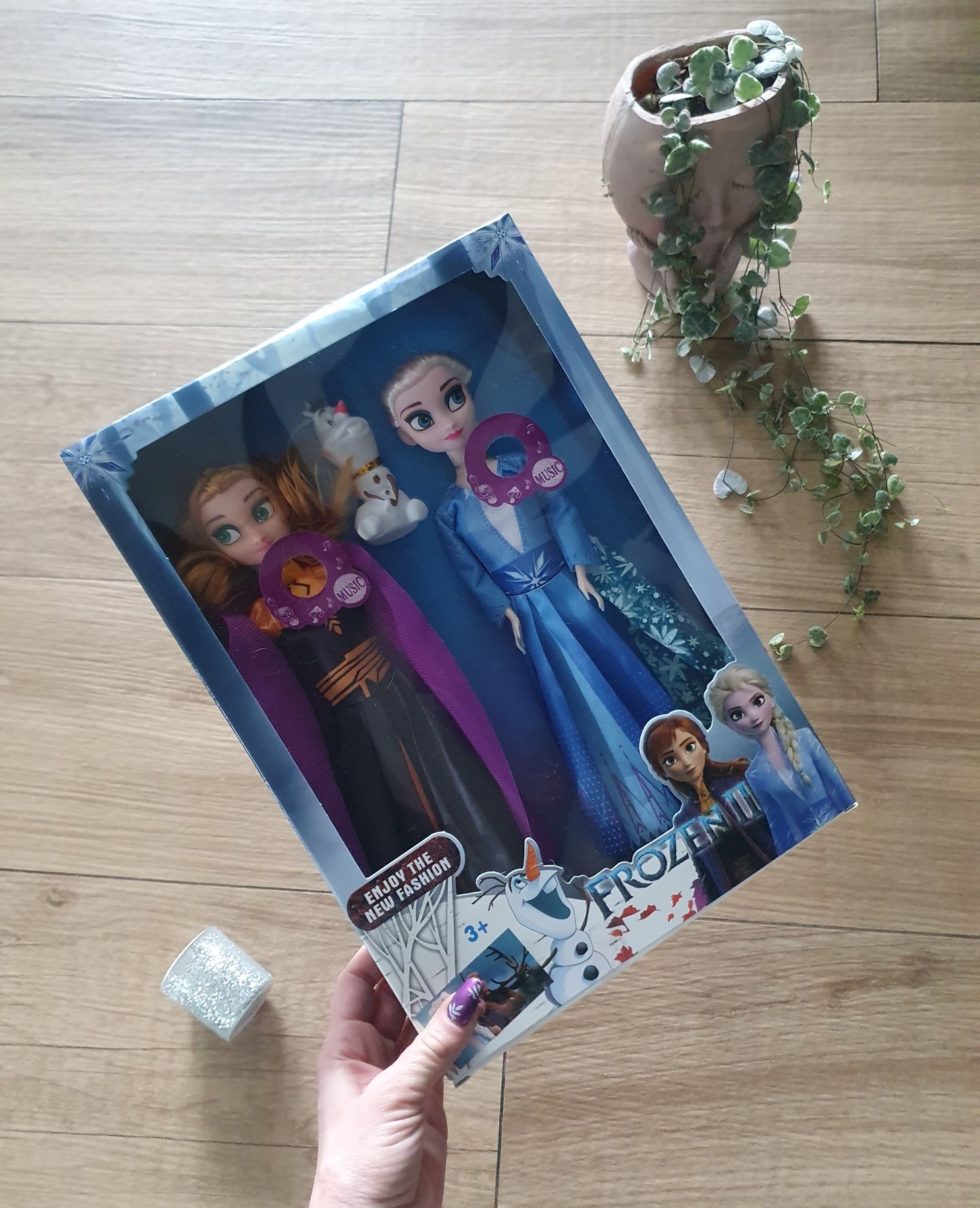 2 duże interaktywne lalki Frozen Elsa Anna Olaf akcesoria śpiewające