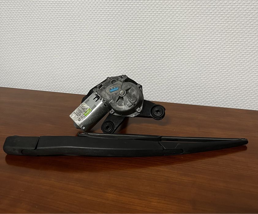 Задний двигатель дворника Valeo и дворник к нему для FIAT. Оригинал