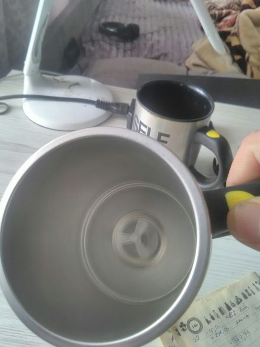 Прродам чашку мiшалку self stirring mug