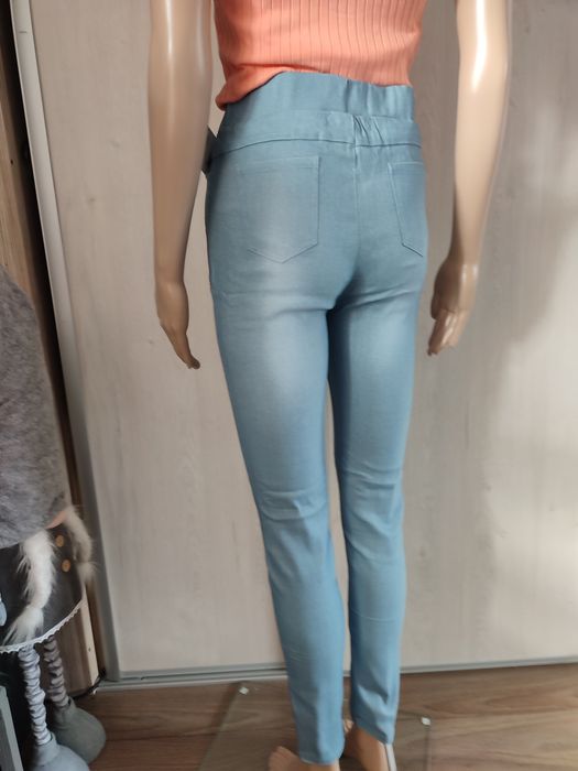 Legginsy damskie firmy Eleuek roz L, jasnoniebieski  z aplikacją i cek