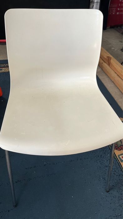 Mesa em Vidro Branco com Estrutura em Inox + 5 Cadeiras