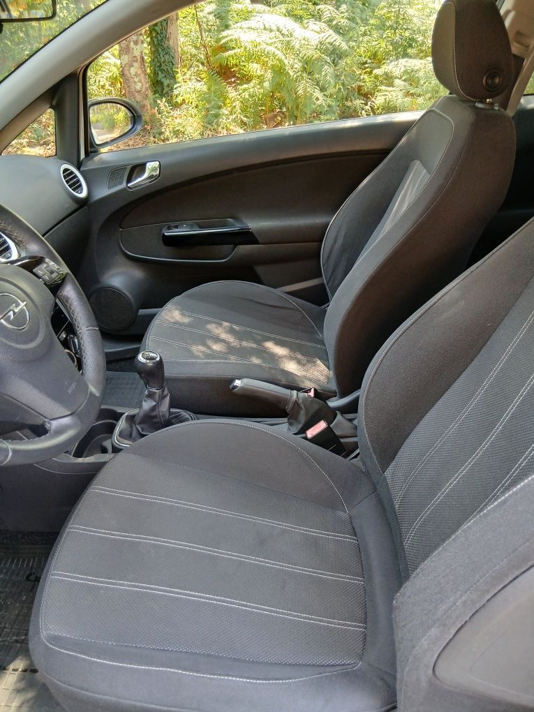 Opel Corsa 1.2 [ com apenas 125 mil km ]